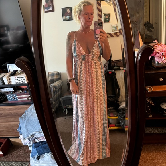 🍍 Lulu's Maxin' Relaxin' Multi Print Maxi Dress - Picture 7 of 7